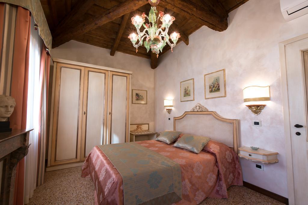 Ca Manzoni Apartment With Terrace Venice Exterior photo