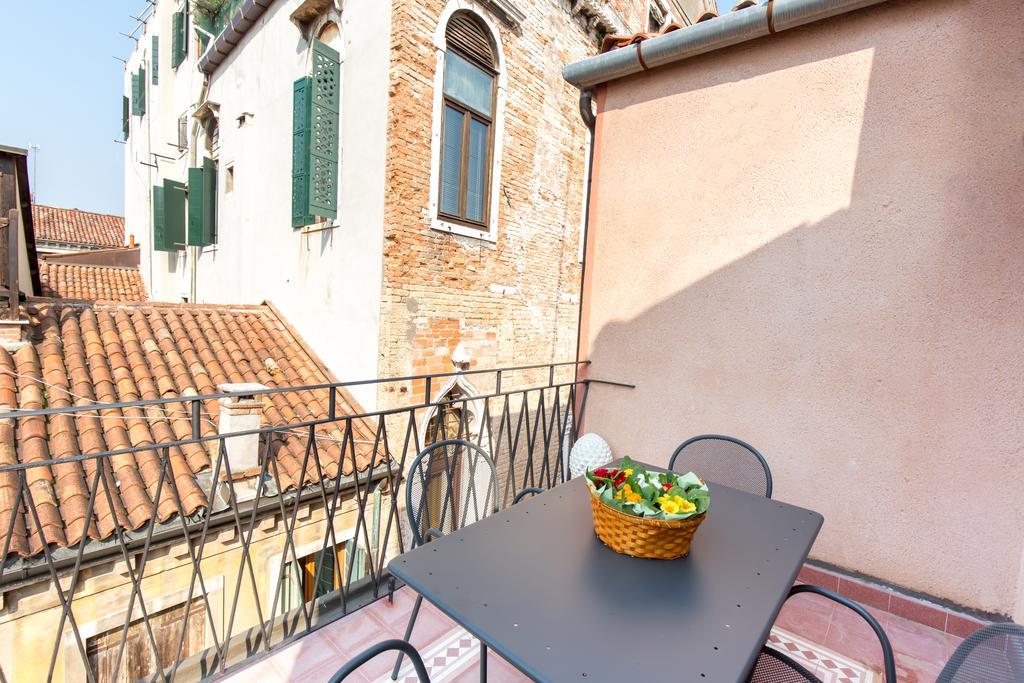 Ca Manzoni Apartment With Terrace Venice Exterior photo